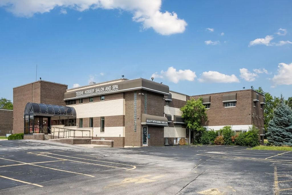 281 Waukegan Road, Northfield