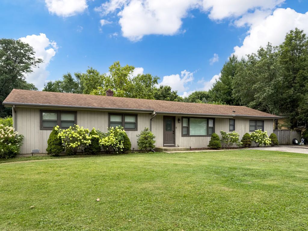 23w477 Burdette Avenue, Carol Stream