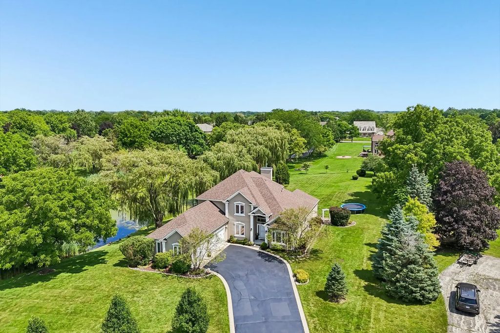 184 Bluebird Court, Hawthorn Woods
