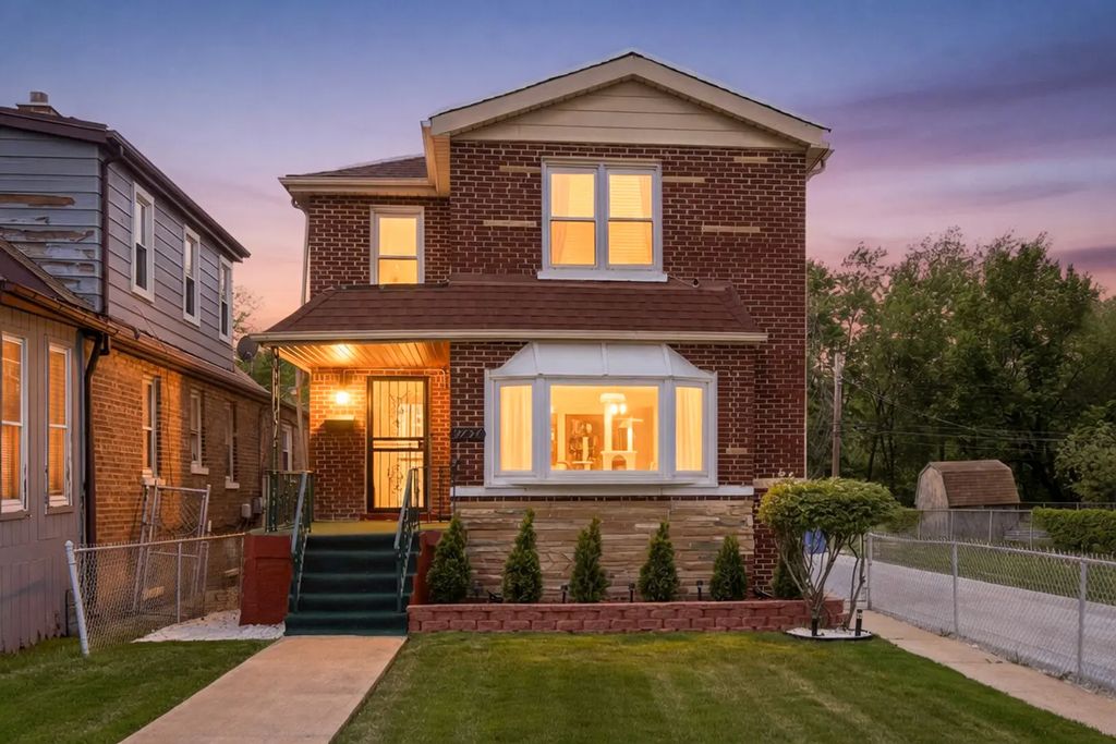 9754 S Harvard Avenue, Chicago, 60628