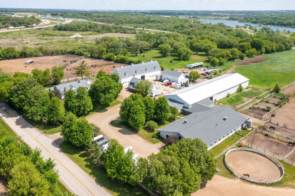 41955 N Mill Creek Road, Wadsworth
