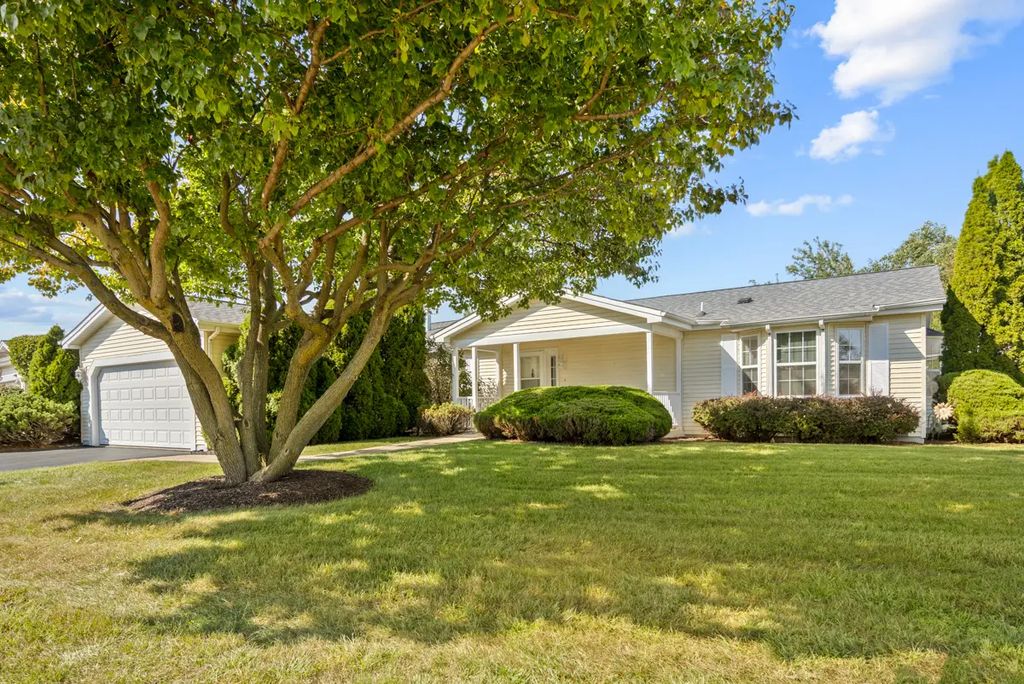 2516 Lippizan Lane, Grayslake
