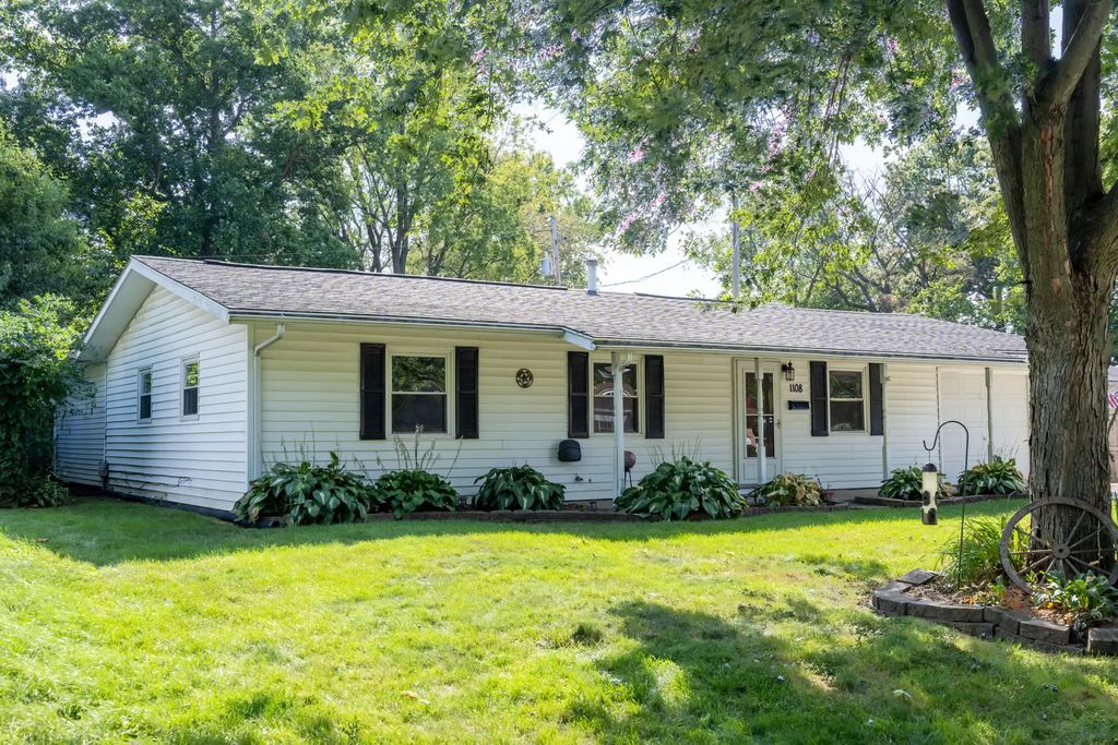 1108 Frank Drive, Champaign