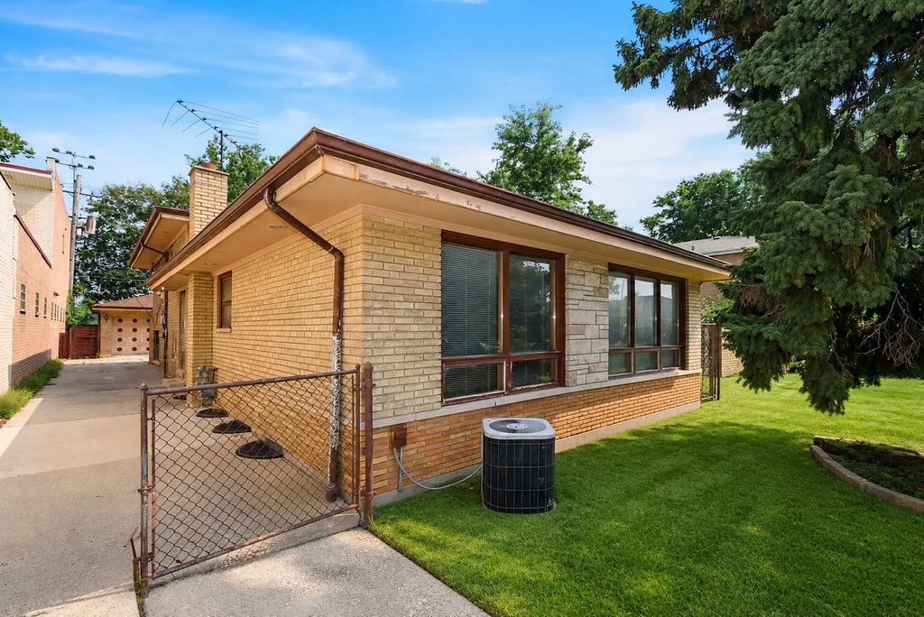 6238 W 63rd Street, Chicago, 60638