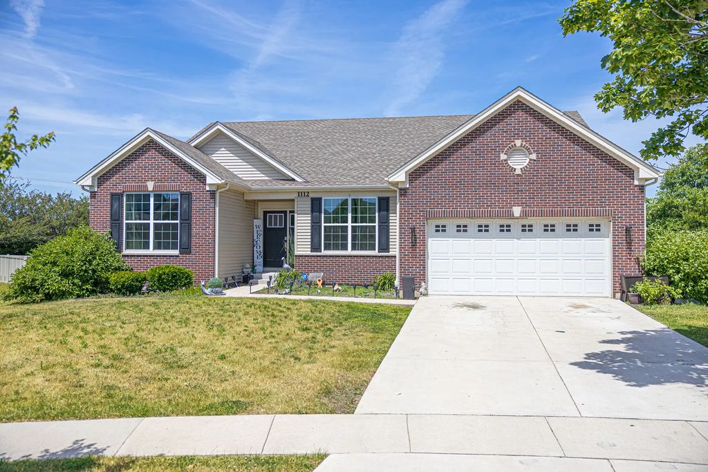 1112 Marion Court, Shorewood
