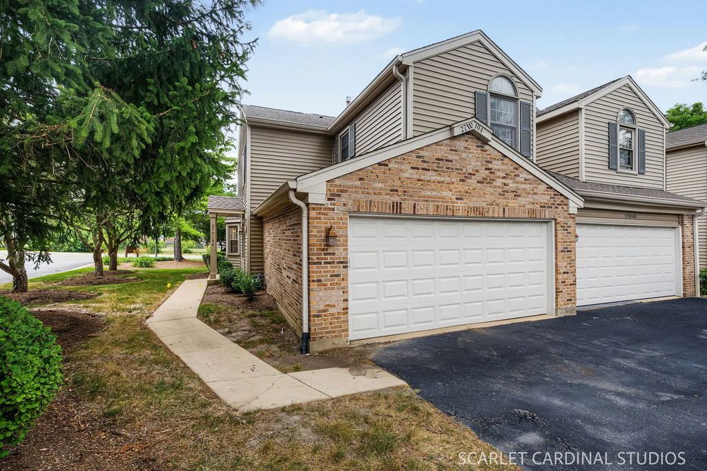 27w194 Emerson Court, Winfield
