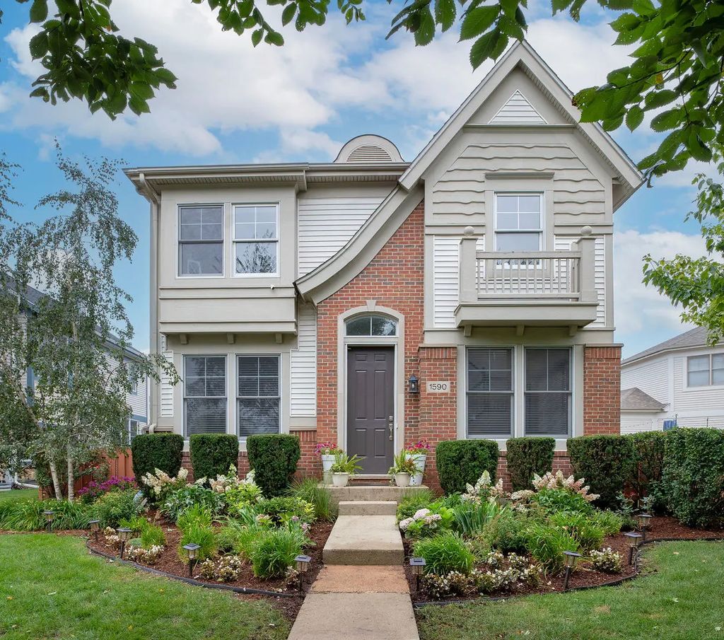 1590 Fielding Drive, Glenview