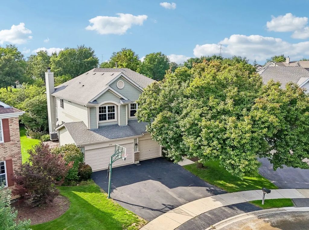 2570 N Jade Avenue, Arlington Heights
