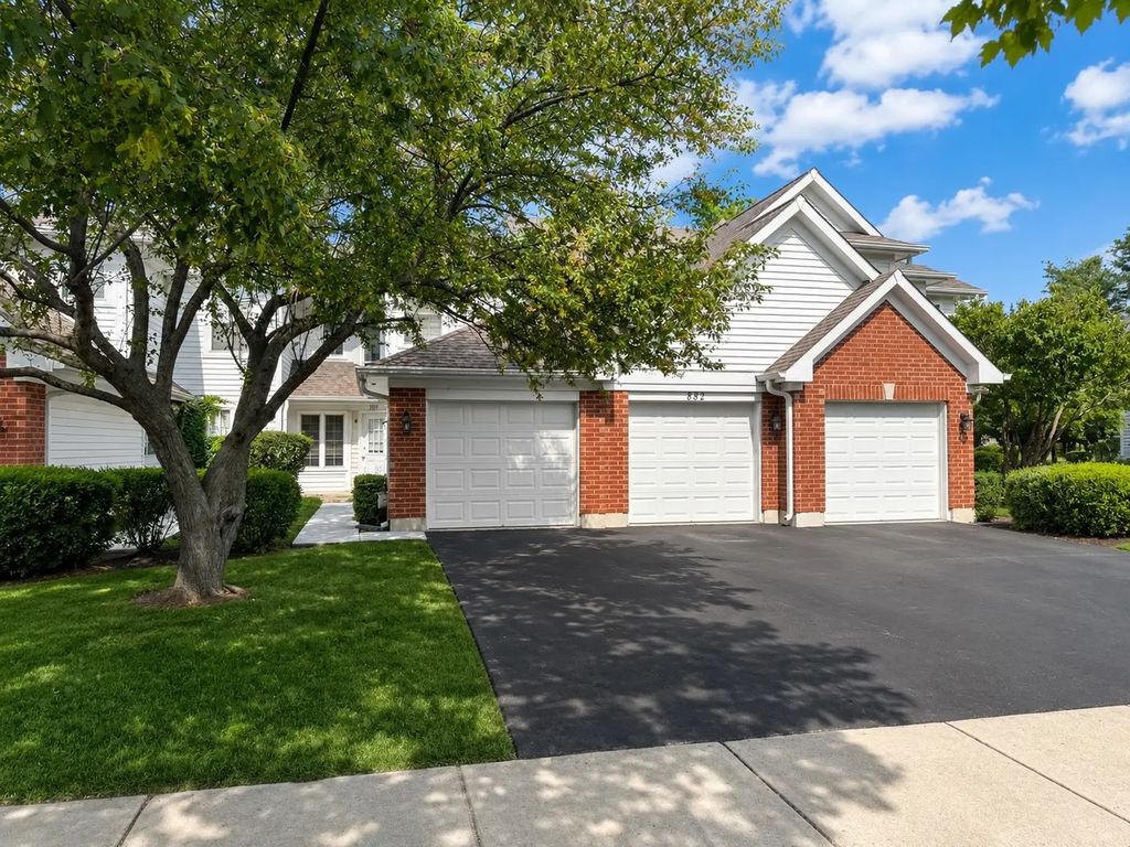 882 Nelli Court 109, Naperville