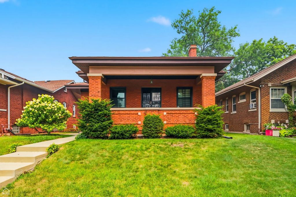 7325 S Euclid Avenue, Chicago