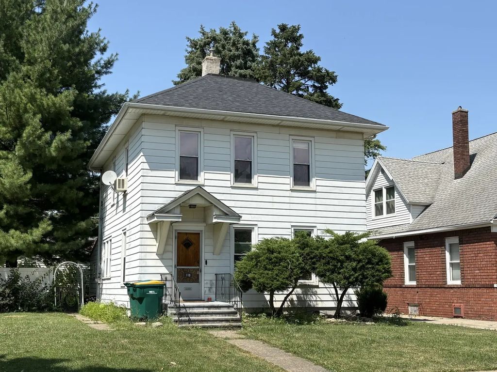 110 W Washington Street, Streator