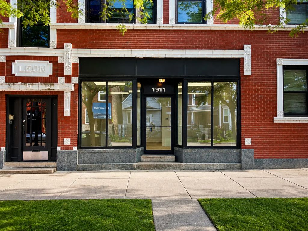 1905 W Foster Avenue, Chicago