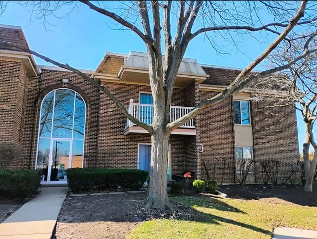 910 W Alleghany Drive 2b, Arlington Heights