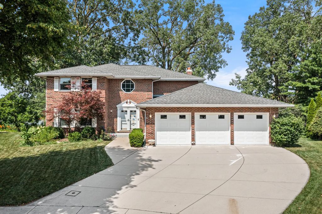 887 N Dovington Court, Hoffman Estates
