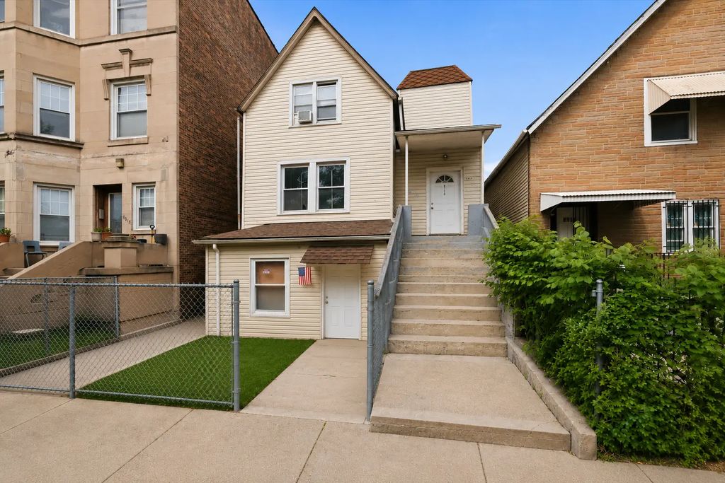 8914 S Exchange Avenue, Chicago, 60617
