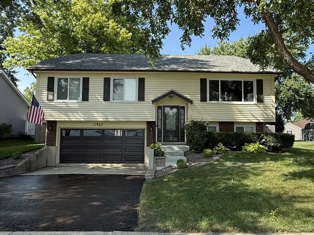 1940 Division Street, St. Charles