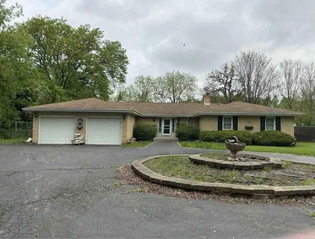 327 Old Hickory Road, New Lenox