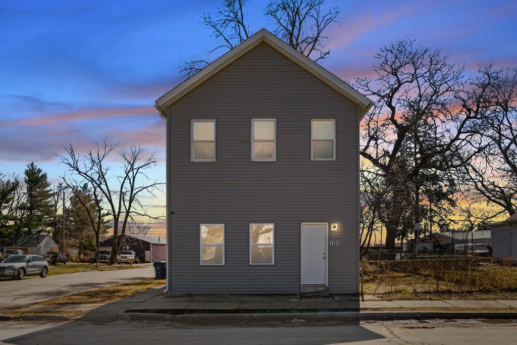 1101 W 6th Street, Davenport