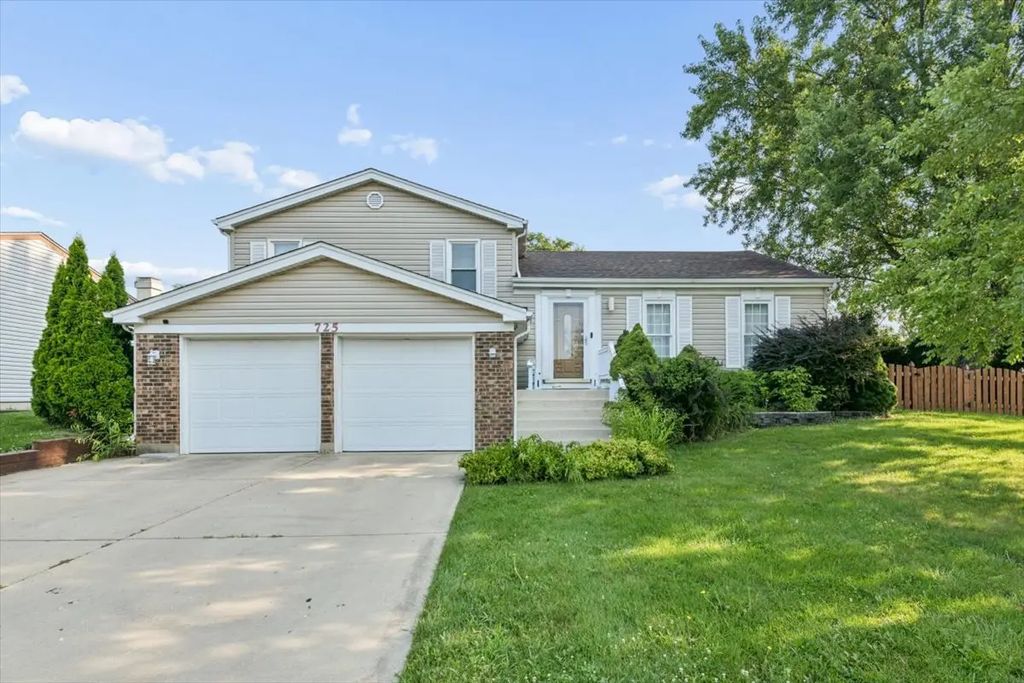 725 Buffalo Circle, Carol Stream