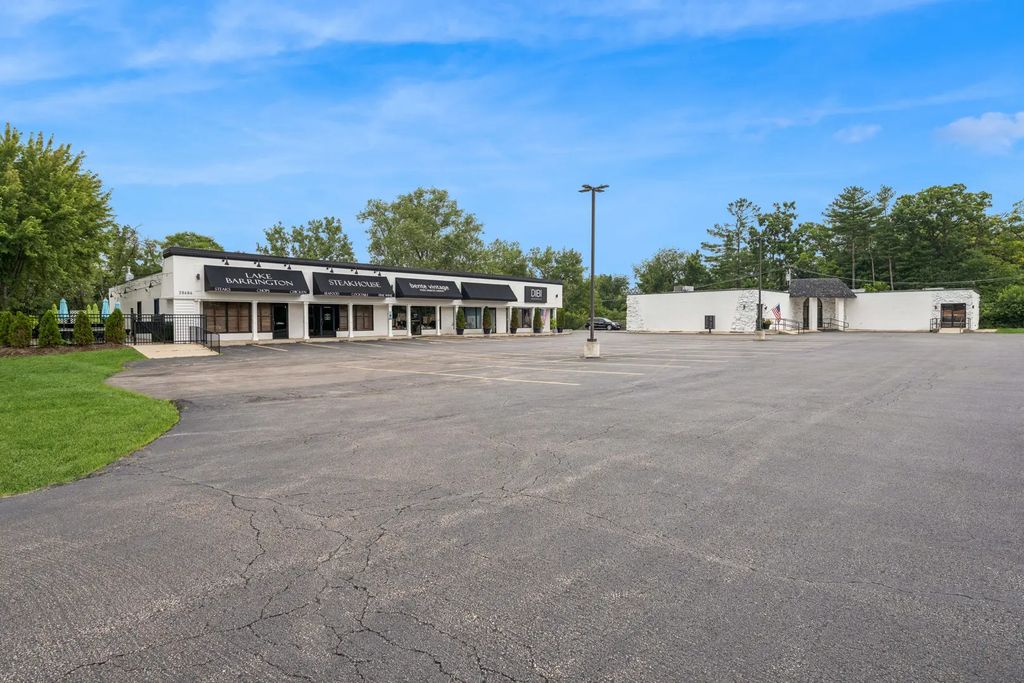 28662 W Northwest Highway, Lake Barrington