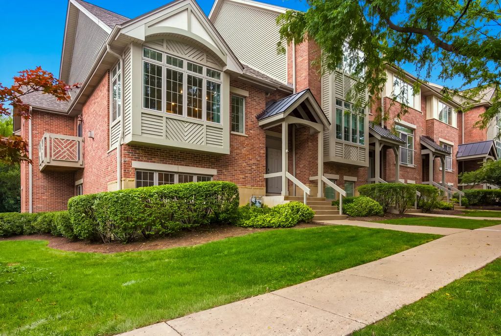 60 E Hattendorf Avenue, Roselle