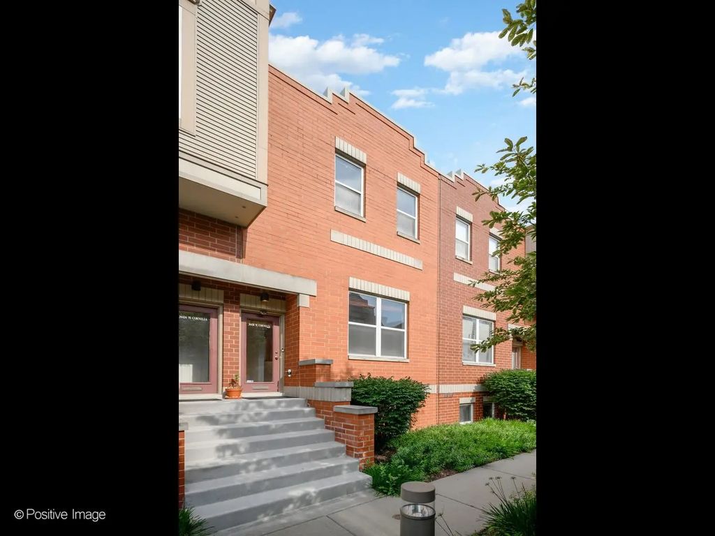 3643 W Cornelia Avenue B, Chicago, 60618