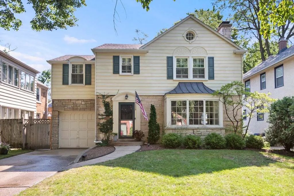 2755 Lawndale Avenue, Evanston