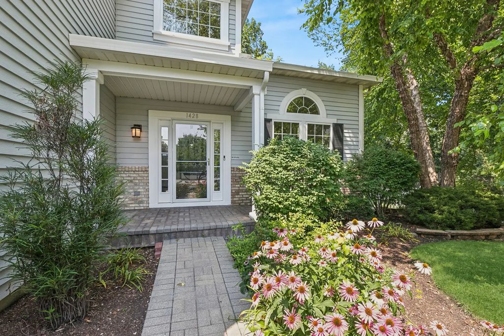 1428 Somerset Court, Mundelein