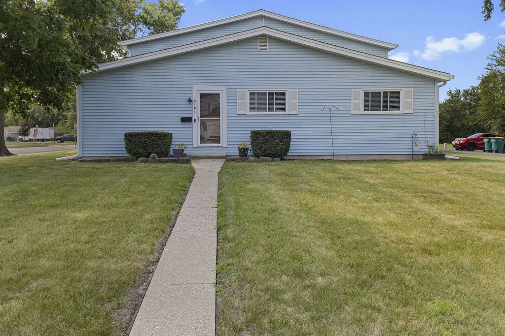 919 Gael Drive A, Joliet