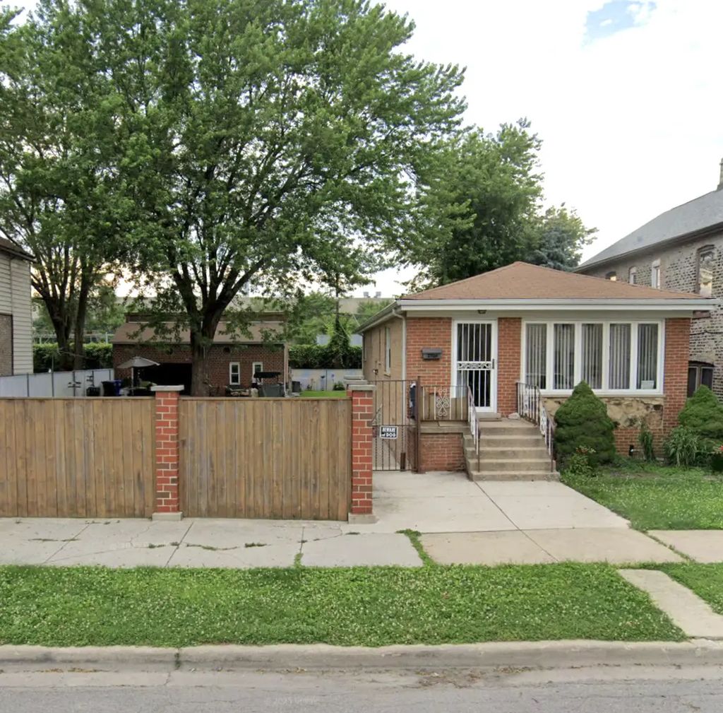 2706 S Hillock Avenue, Chicago, 60608