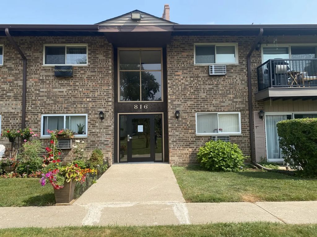 816 E Old Willow Road 209, Prospect Heights