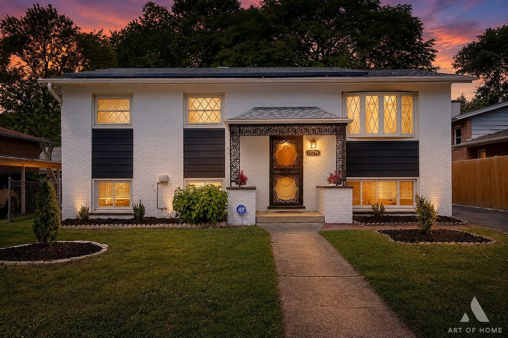 12216 S Lawndale Avenue, Alsip