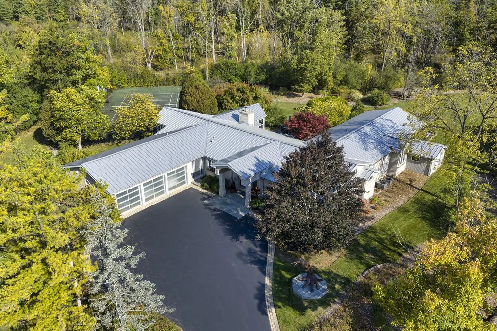 1551 Mill Trail, Highland Park, 60035
