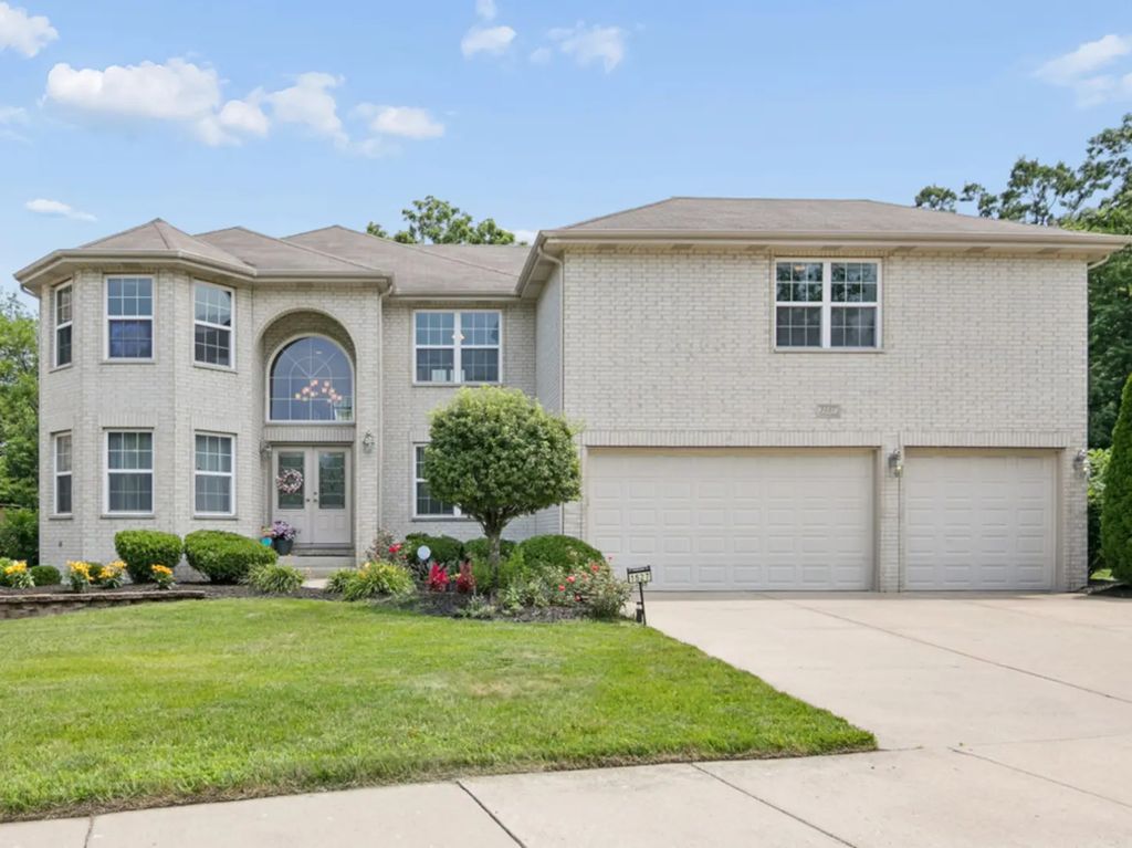 1527 Tienstra Court, Homewood