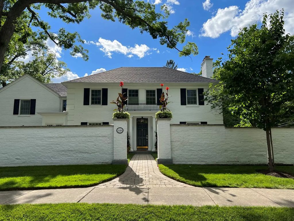1140 Oakley Avenue, Winnetka