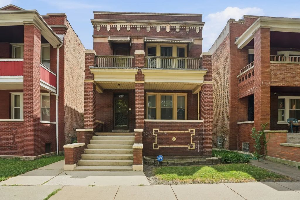 7611 S Green Street, Chicago