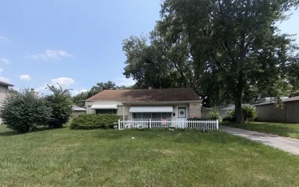 327 S Orchard Drive, Park Forest