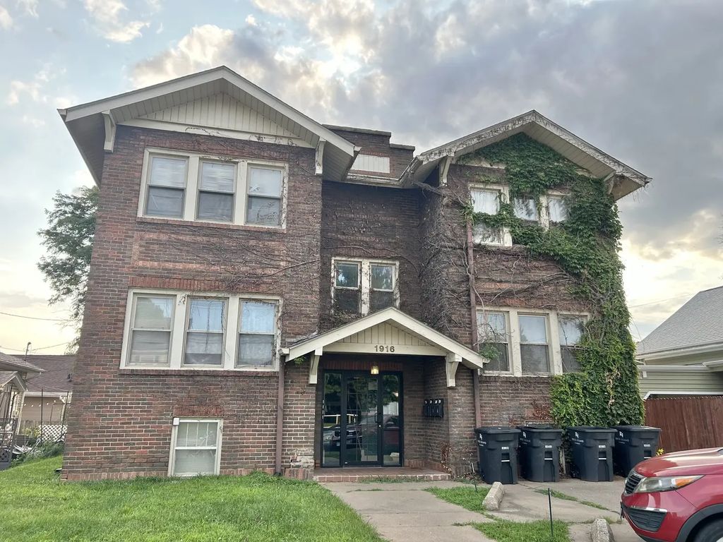 1916 24th Street, Rock Island