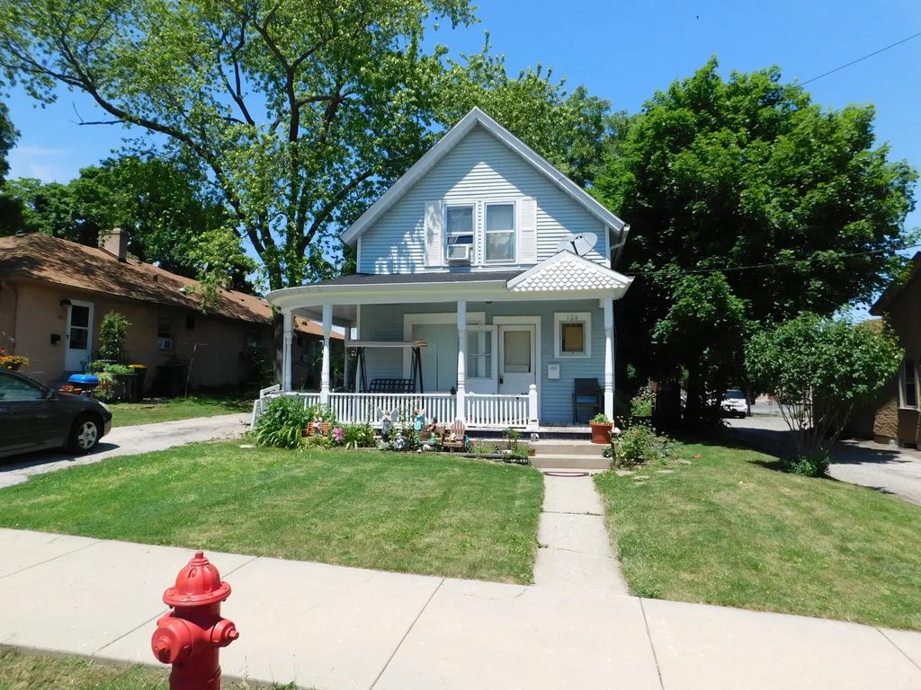 124 Cary Street, Cary
