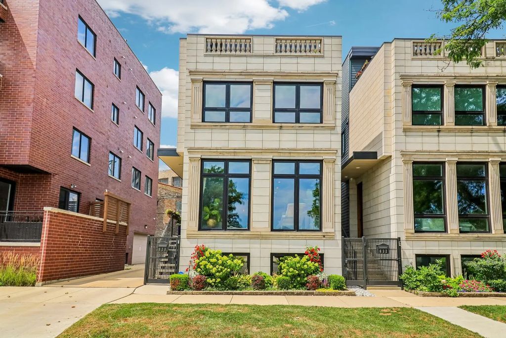 628 N Rockwell Street, Chicago, 60612