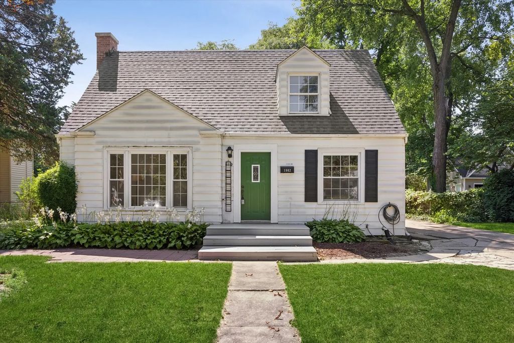 1902 E Indiana Street, Wheaton