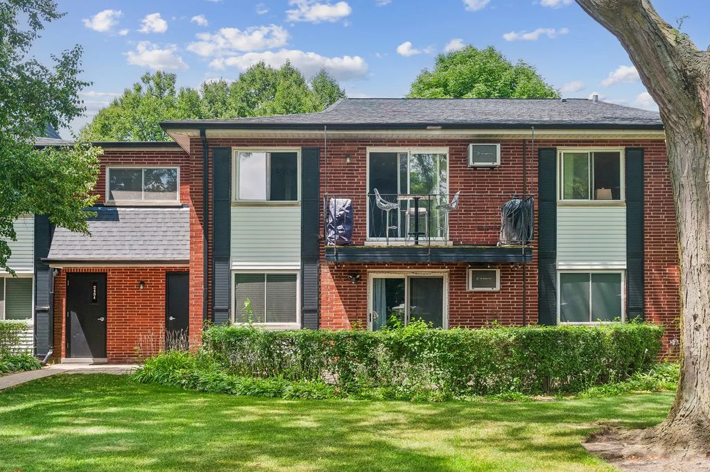 2434 Brandenberry Court 2a, Arlington Heights