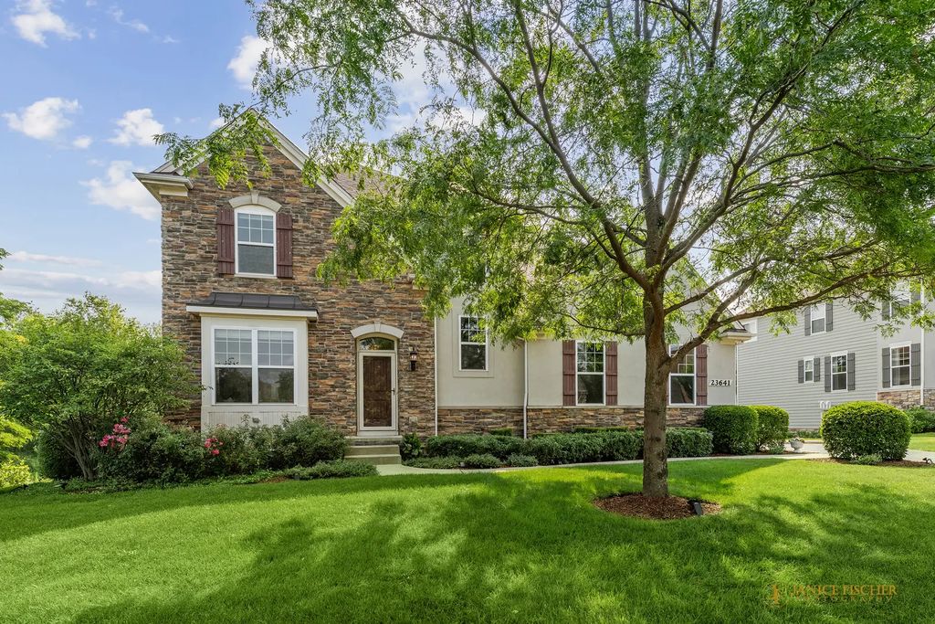 23641 N Sanctuary Club Drive, Kildeer