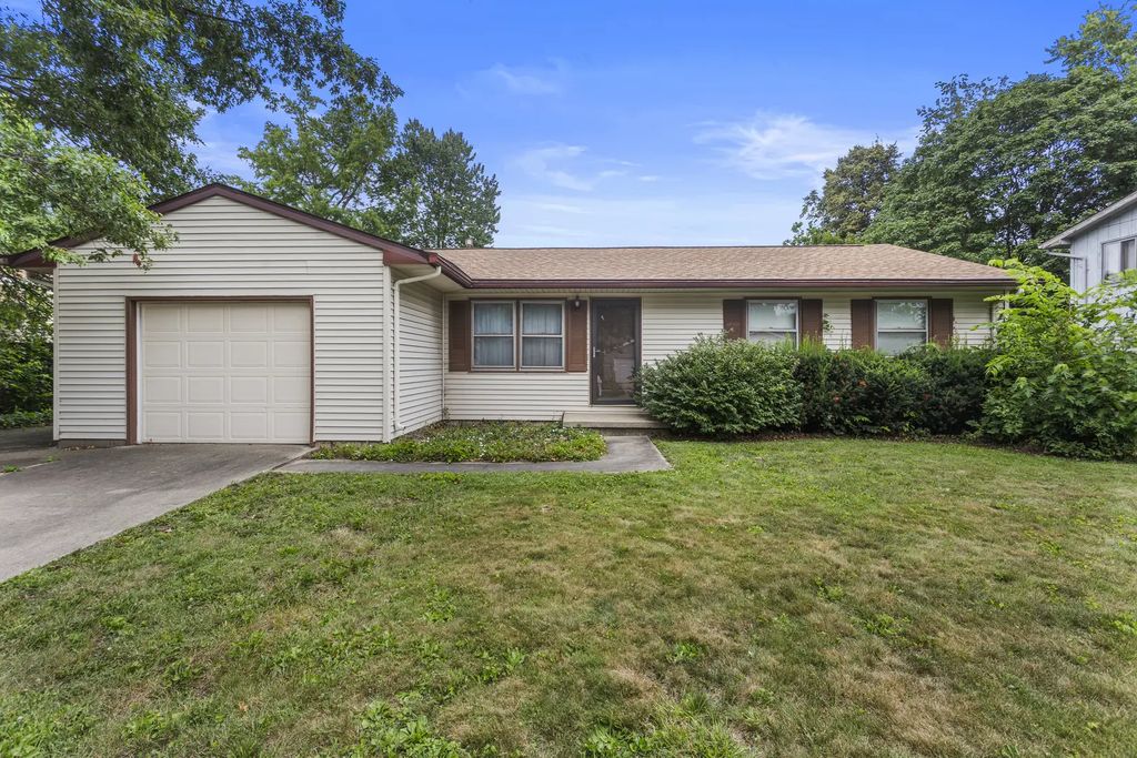 2306 Belmore Drive, Champaign