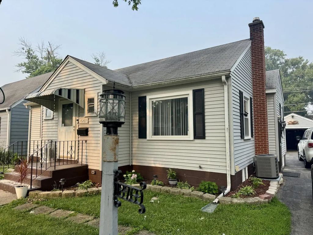 18269 Burnham Avenue, Lansing