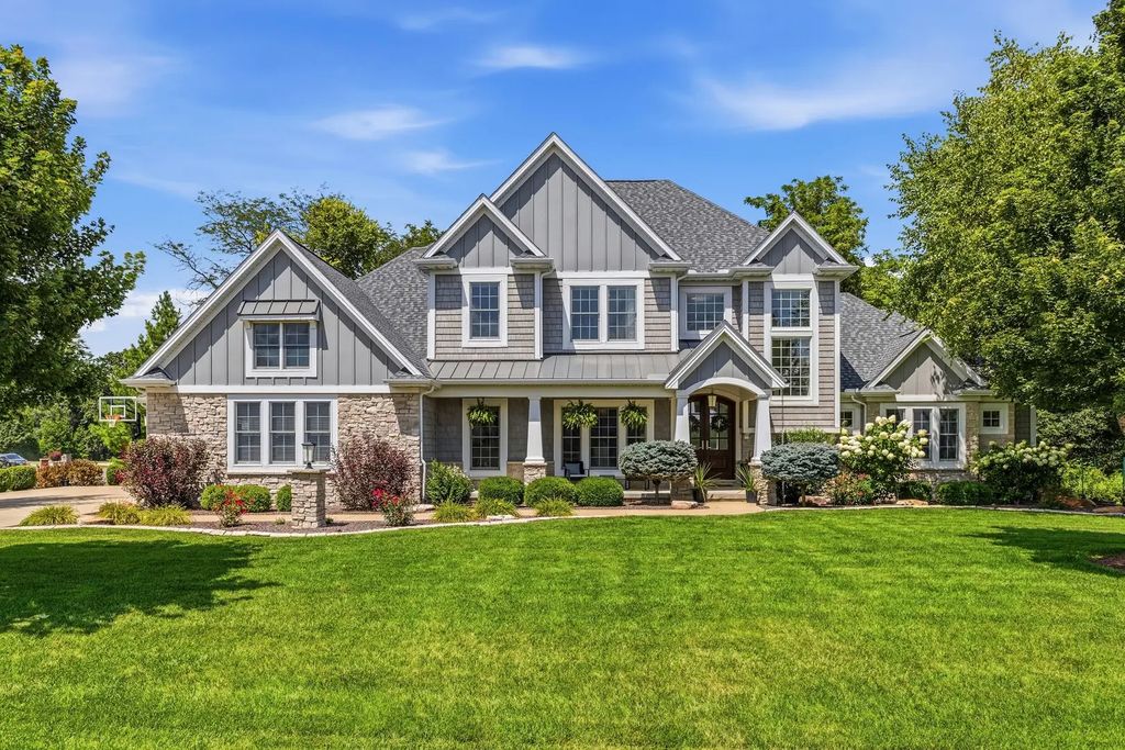 1502 Riverwood Point, Mahomet