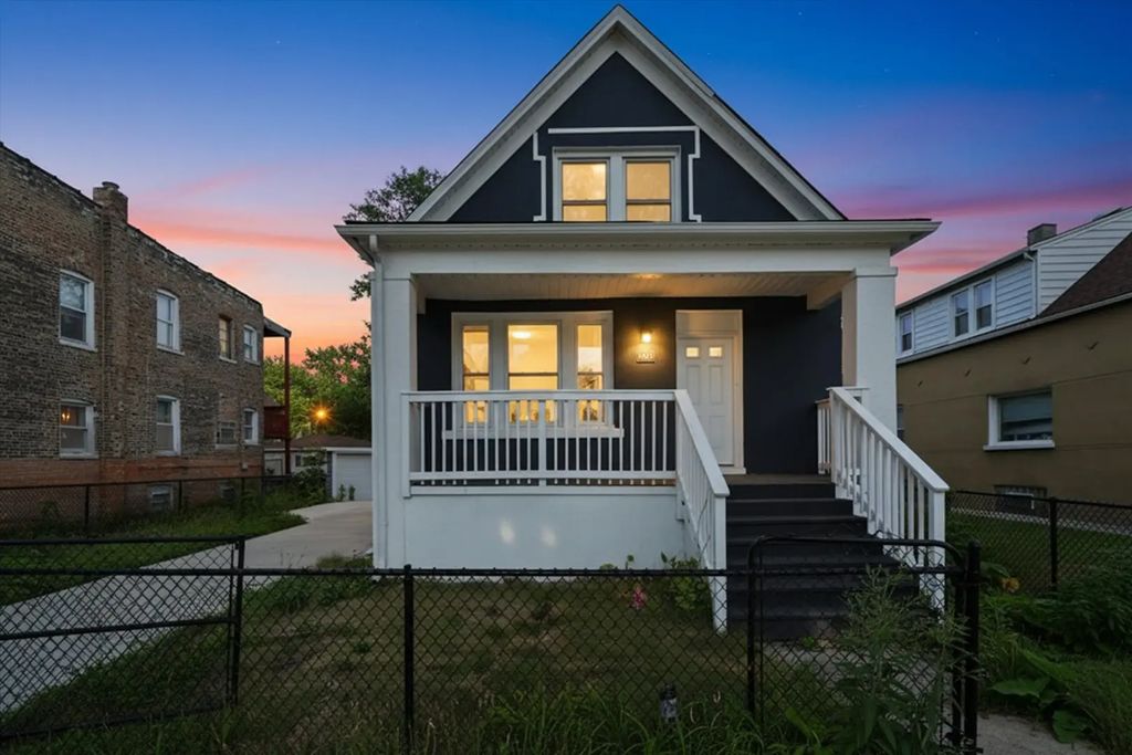 8942 S Aberdeen Street, Chicago