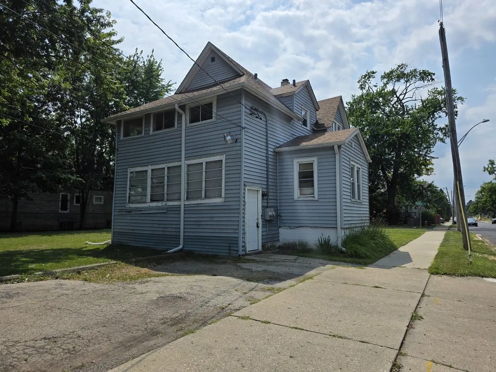 1801 Victoria Avenue 2, North Chicago