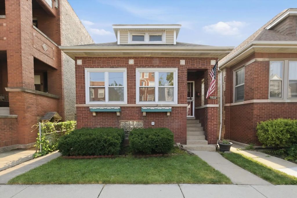 3316 N Ridgeway Avenue, Chicago