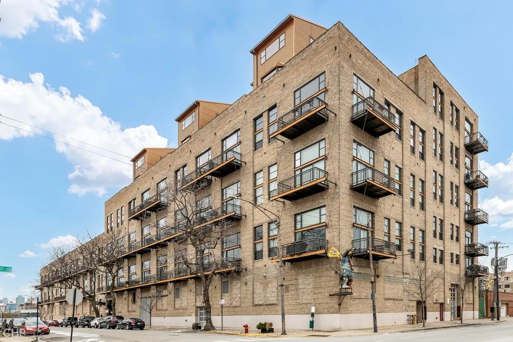 2545 S Dearborn Street 702, Chicago, 60616